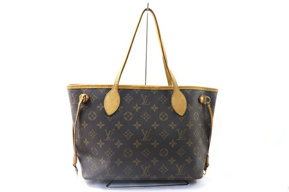 LOUIS VUITTON Neverfull Monogram Tote Bag